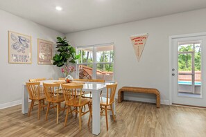 Dining - The Emerald Cove - Heated Saltwater Pool, Hot tub, Sauna, Game room - Sleeps 13 (Panama City Beach)