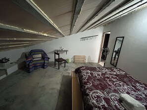 3 bedrooms, iron/ironing board, bed sheets