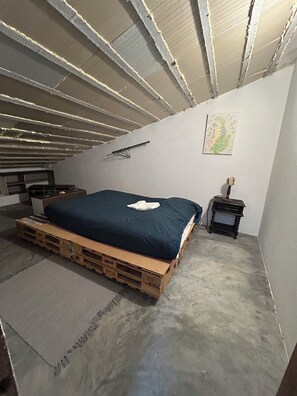 3 bedrooms, iron/ironing board, bed sheets - Fabulous 3-bedroom studio in Assumar (Assumar)