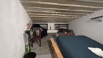 3 bedrooms, iron/ironing board, bed sheets