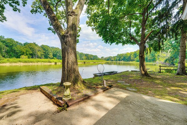 Boat Not Available For Guest Use - Cozy House on Meadowbrook Lake: Serene, Scenic! (Stow)