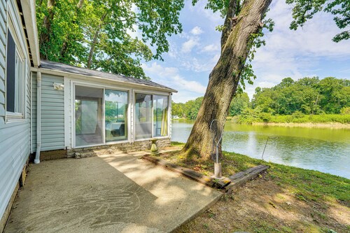 Cozy House on Meadowbrook Lake: Serene, Scenic!