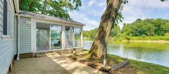 Cozy House on Meadowbrook Lake: Serene, Scenic!