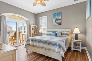 5 habitaciones, tabla de planchar con plancha y cuna de viaje 