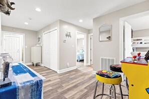 5 soverom, strykejern/-brett, reiseseng for barn og wi-fi (inkludert)