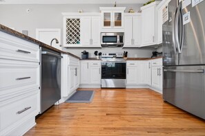 Fridge, microwave, oven, stovetop - Shore 2 please; Steps to beach,6-pass golf cart incl, Private Pool (Ocean Isle Beach)