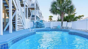 Et oppvarmet basseng