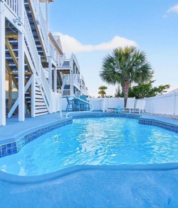 Et oppvarmet basseng