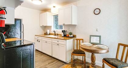 Gateway to Crater Lake: Cabin in Klamath Falls!