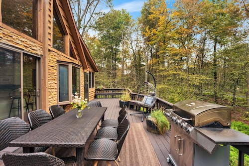 NEW! Arcade-Sauna-Hot Tub-Gym-Fire Pit-BBQ Grill