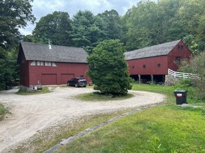 Exterior - Tranquil farmhouse in charming Lyme (Lyme)