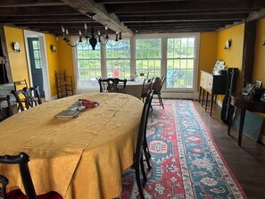 Dining - Tranquil farmhouse in charming Lyme (Lyme)