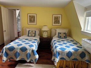 Room - Tranquil farmhouse in charming Lyme (Lyme)