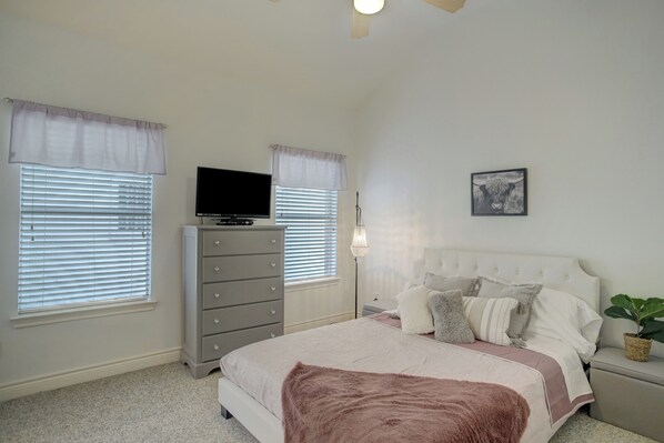 3 bedrooms, iron/ironing board, WiFi, bed sheets