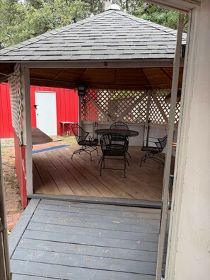 屋外ダイニングエリア