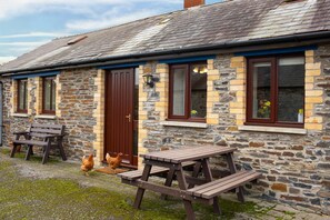 Outdoor dining - The Granary, Aberystwyth (Aberystwyth)