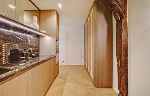 Fridge, microwave, dishwasher, coffee/tea maker