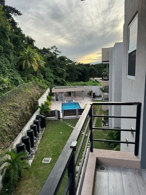 Property grounds - Stylist Hideaway with Modern Living plus Poolside Relaxation. (Kingston)