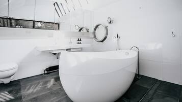 Shower, towels