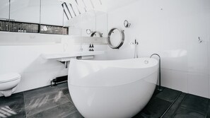 Shower, towels