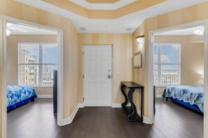 3 bedrooms, desk, free WiFi, bed sheets