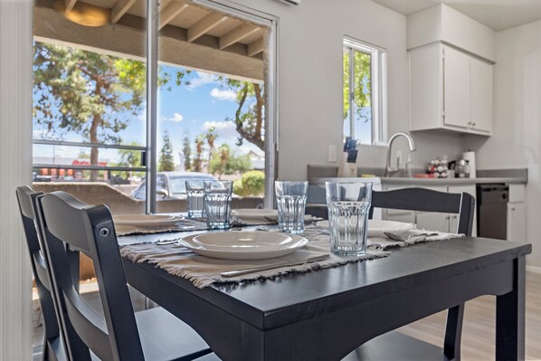 Dining - Spacious 1BR for Work or Rest (Gilbert)