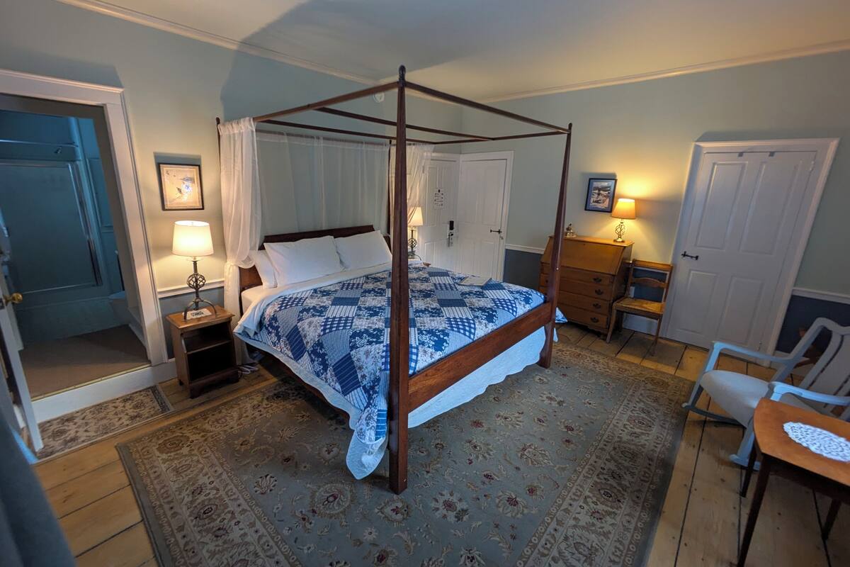 Signature Room, Garden View | Blackout curtains, iron/ironing board (on request), free WiFi