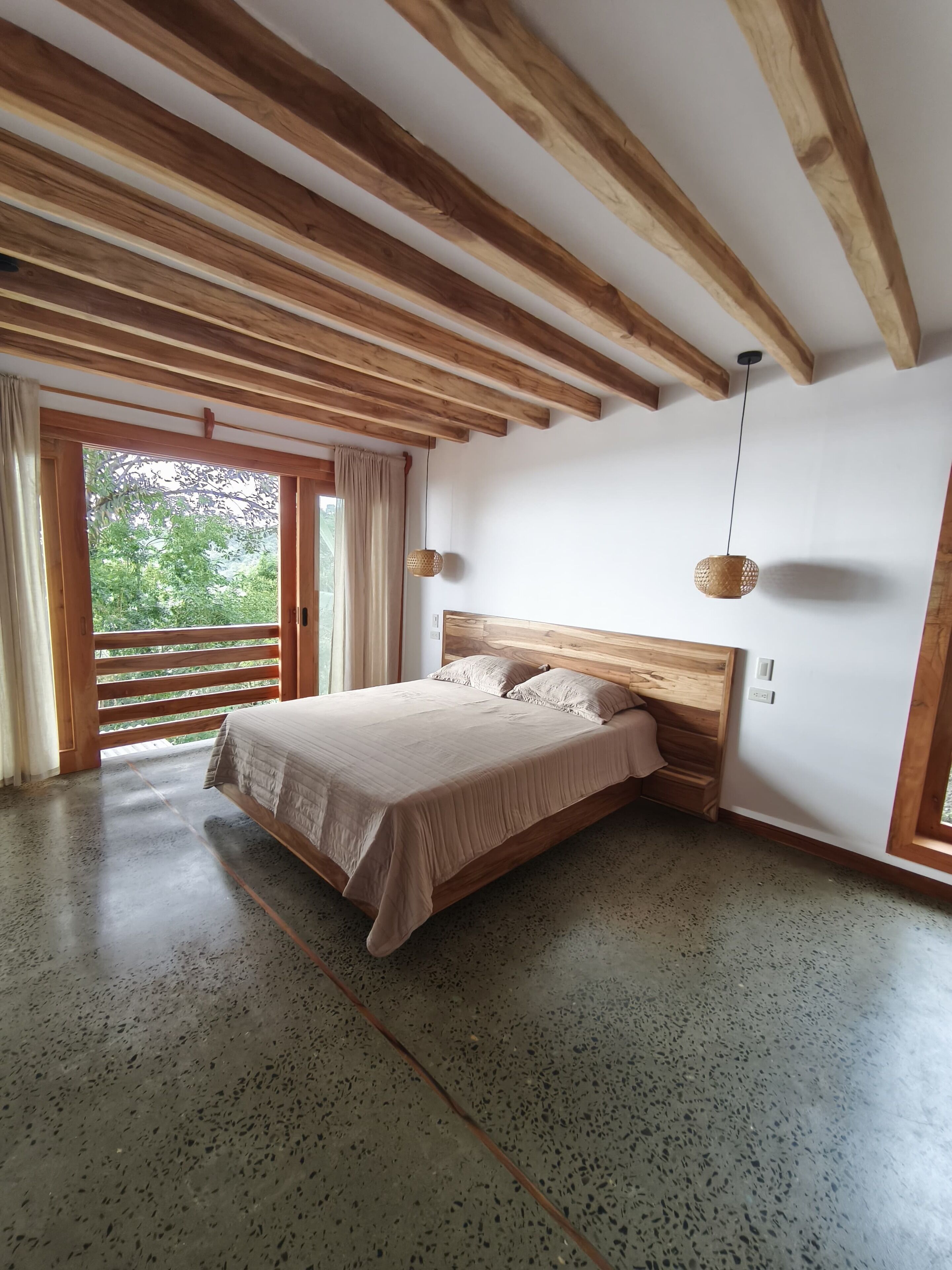 2 slaapkamers, een bureau, een strijkplank/strijkijzer, gratis wifi