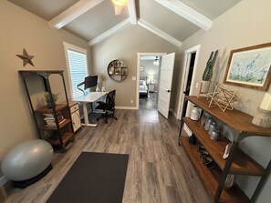 3 bedrooms, desk, iron/ironing board, WiFi