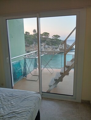 2 bedrooms, desk, free WiFi, bed sheets