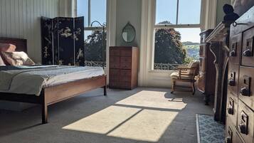 1 bedroom, iron/ironing board, bed sheets