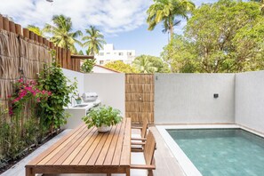 Premium Apartment, Pool View | Private pool