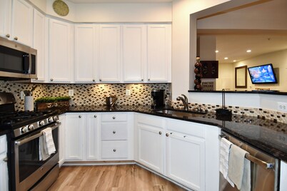 Tranquil Private 1B/1BA in Condo