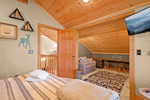 5 bedrooms, iron/ironing board, WiFi, bed sheets