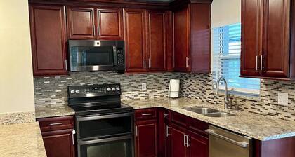 Pet friendly 3 Bedroom POOL Home in the Heart of Orlando