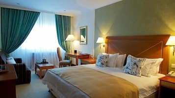 Luxury Apartment, Garden View | Premium bedding, down comforters, free minibar, in-room safe