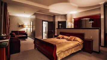 Luxury Apartment, Garden View