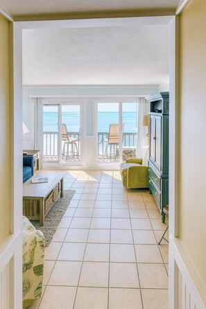TV, DVD player - Stunning Views of the beach, access to numerous amenities! (Panama City Beach)