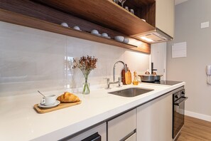 Căn hộ | Bếp riêng | Tủ lạnh, lò vi sóng, bếp nấu, dụng cụ pha cà phê/trà 