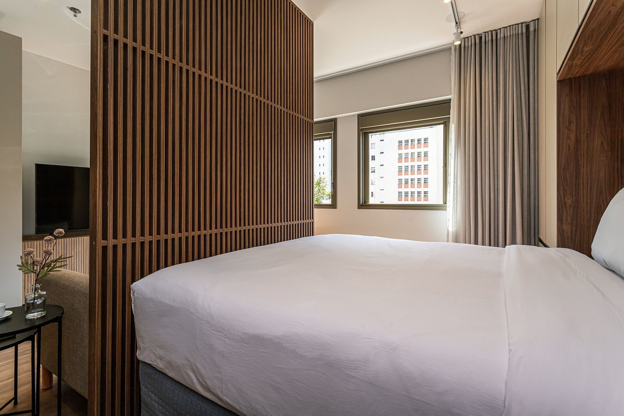 Laptop workspace, iron/ironing board, free WiFi, bed sheets