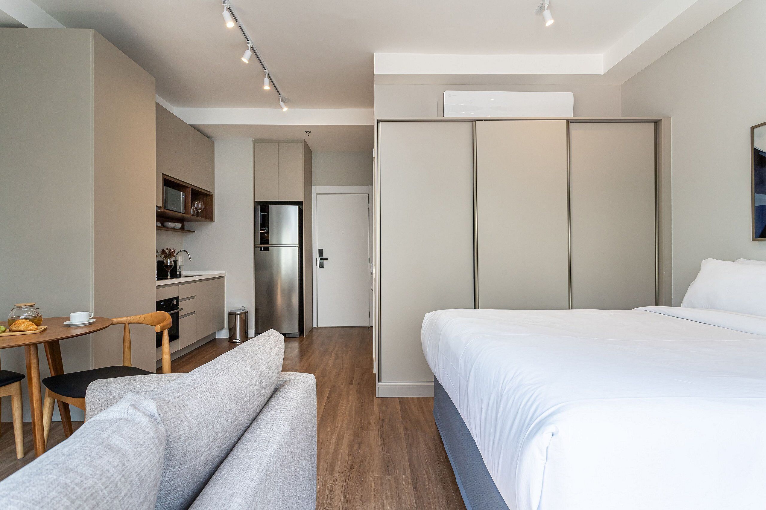 Laptop workspace, iron/ironing board, free WiFi, bed sheets