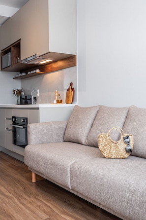 Gallery Apartment | Living area | 40-inch Smart TV with digital channels - Ayra Higienópolis - Apartamentos mobiliados com excelente vista e localização (São Paulo)