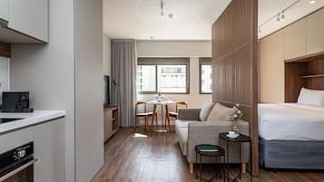 Comfort-Studio | Laptopgeeigneter Arbeitsplatz, Bügeleisen/Bügelbrett, kostenloses WLAN