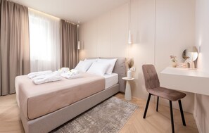 3 室のベッドルーム、セーフティボックス (室内)、アイロン / アイロン台、WiFi (無料)