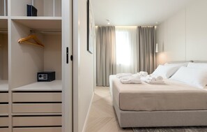 3 bedrooms, in-room safe, iron/ironing board, free WiFi