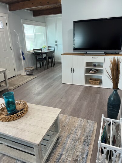 3-bedroom house with AC near Bidwell Park-Great Location!