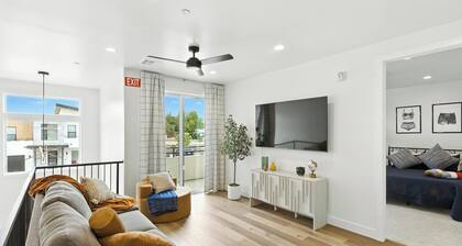 Gorgeous 4-bedroom condo with AC and private hot tub in Hurricane. NO CHORES!