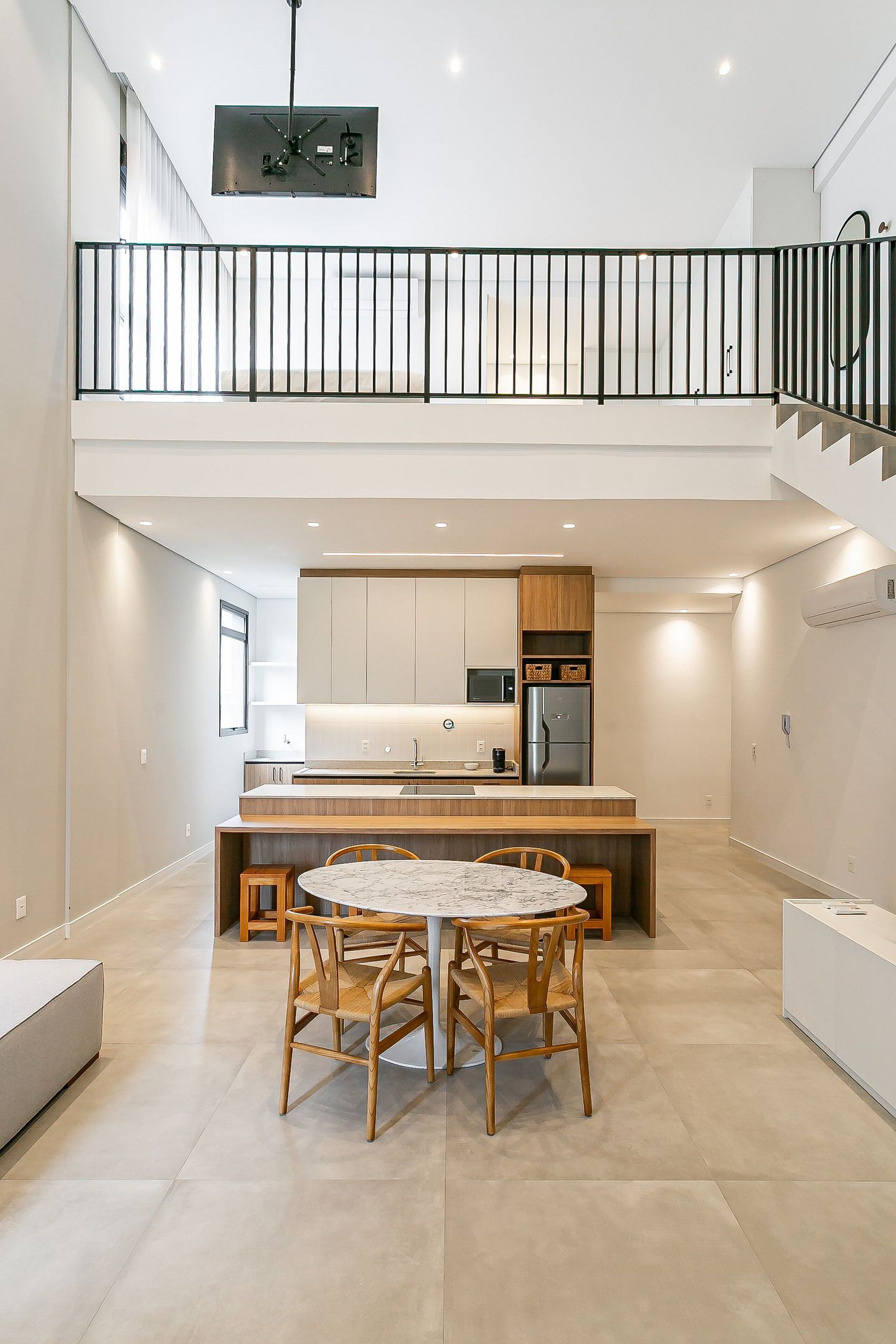 Exclusive Duplex, 1 Queen Bed | Dining