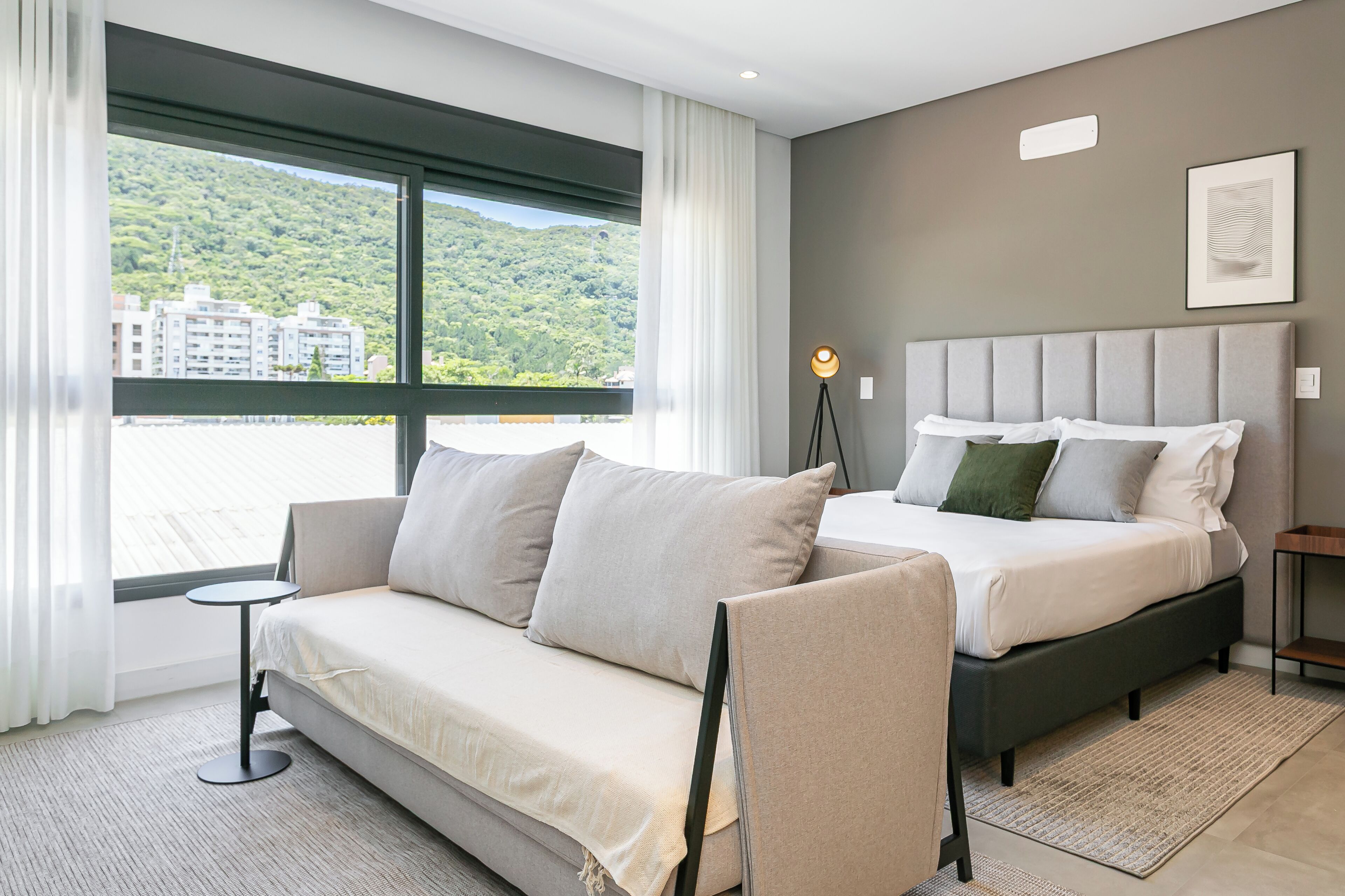 Estúdio superior | Área de estar | Smart TV 42 polegadas com canais digitais