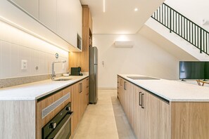 Exclusive Duplex, 1 Queen Bed | Private kitchen